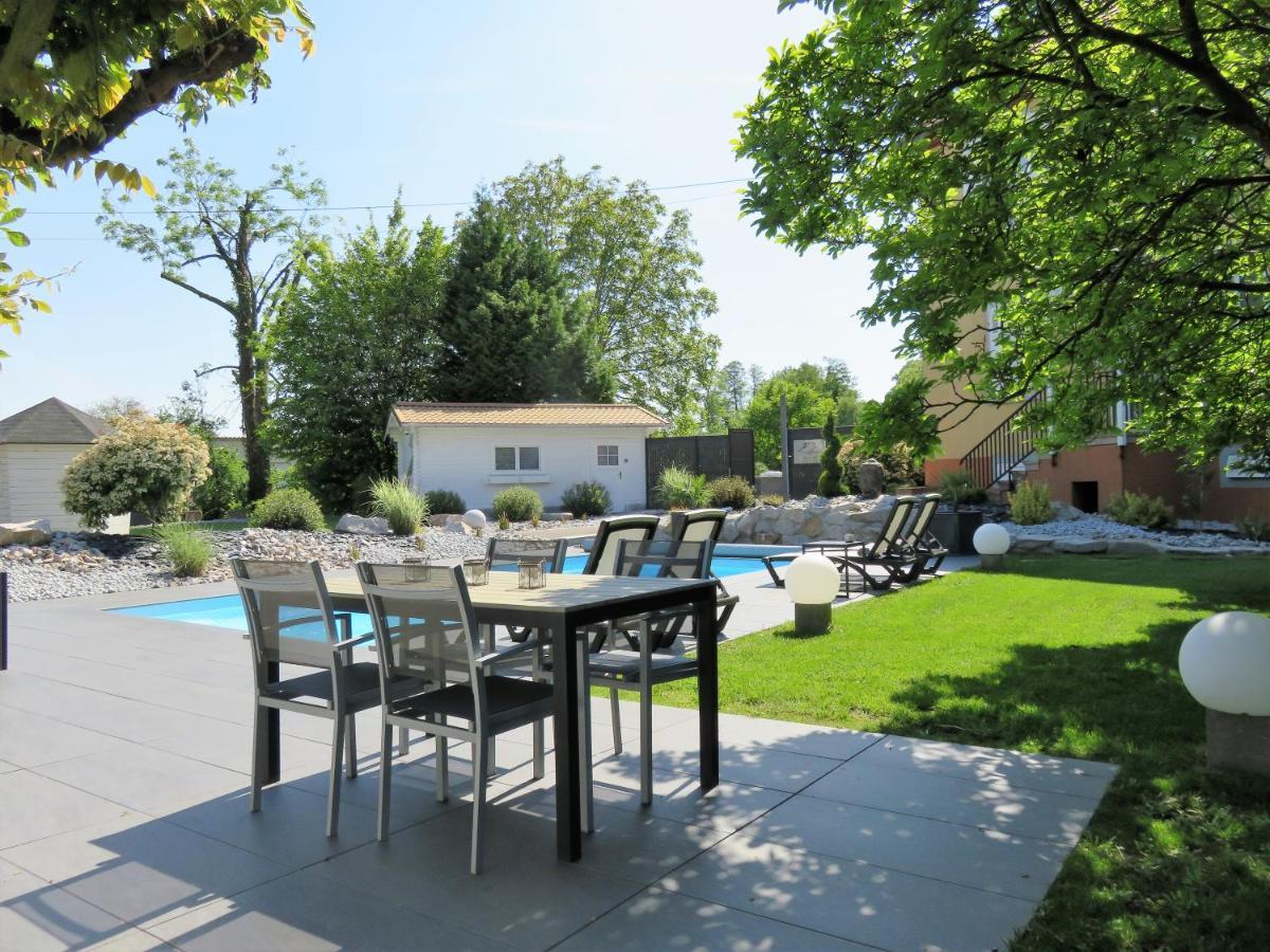 Les Rives Des Habsbourg Aparthotel Ensisheim Exterior photo