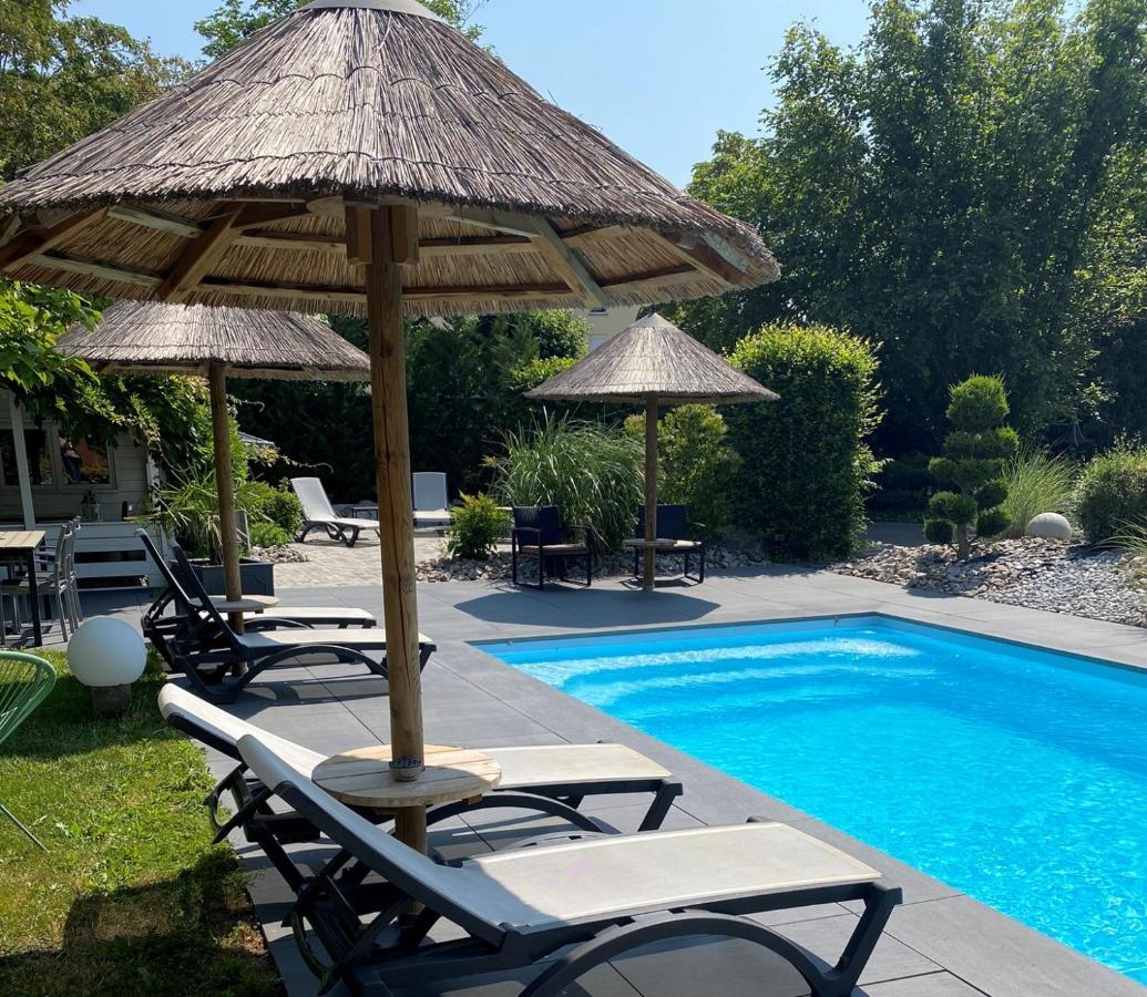 Les Rives Des Habsbourg Aparthotel Ensisheim Exterior photo