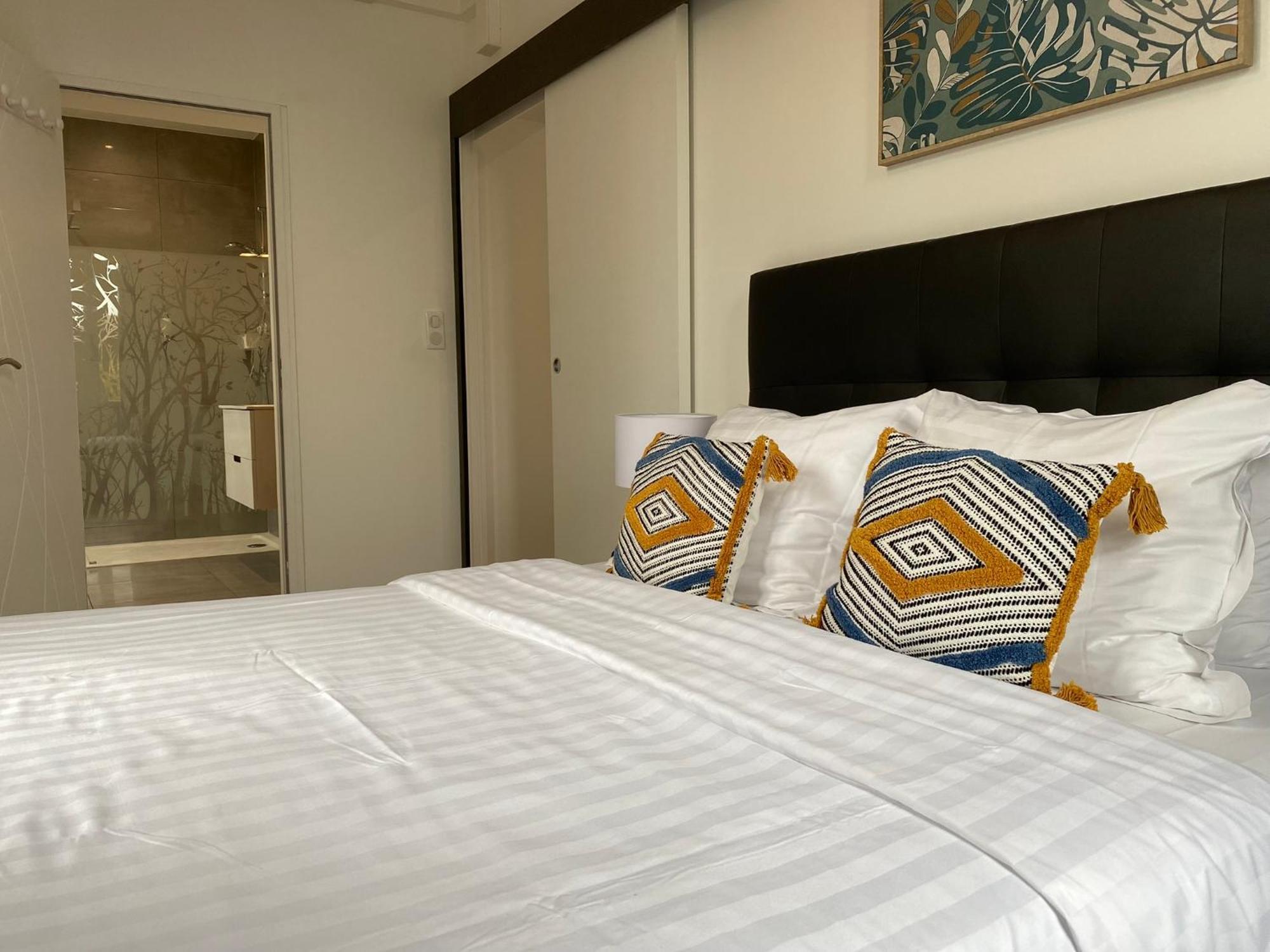 Les Rives Des Habsbourg Aparthotel Ensisheim Exterior photo