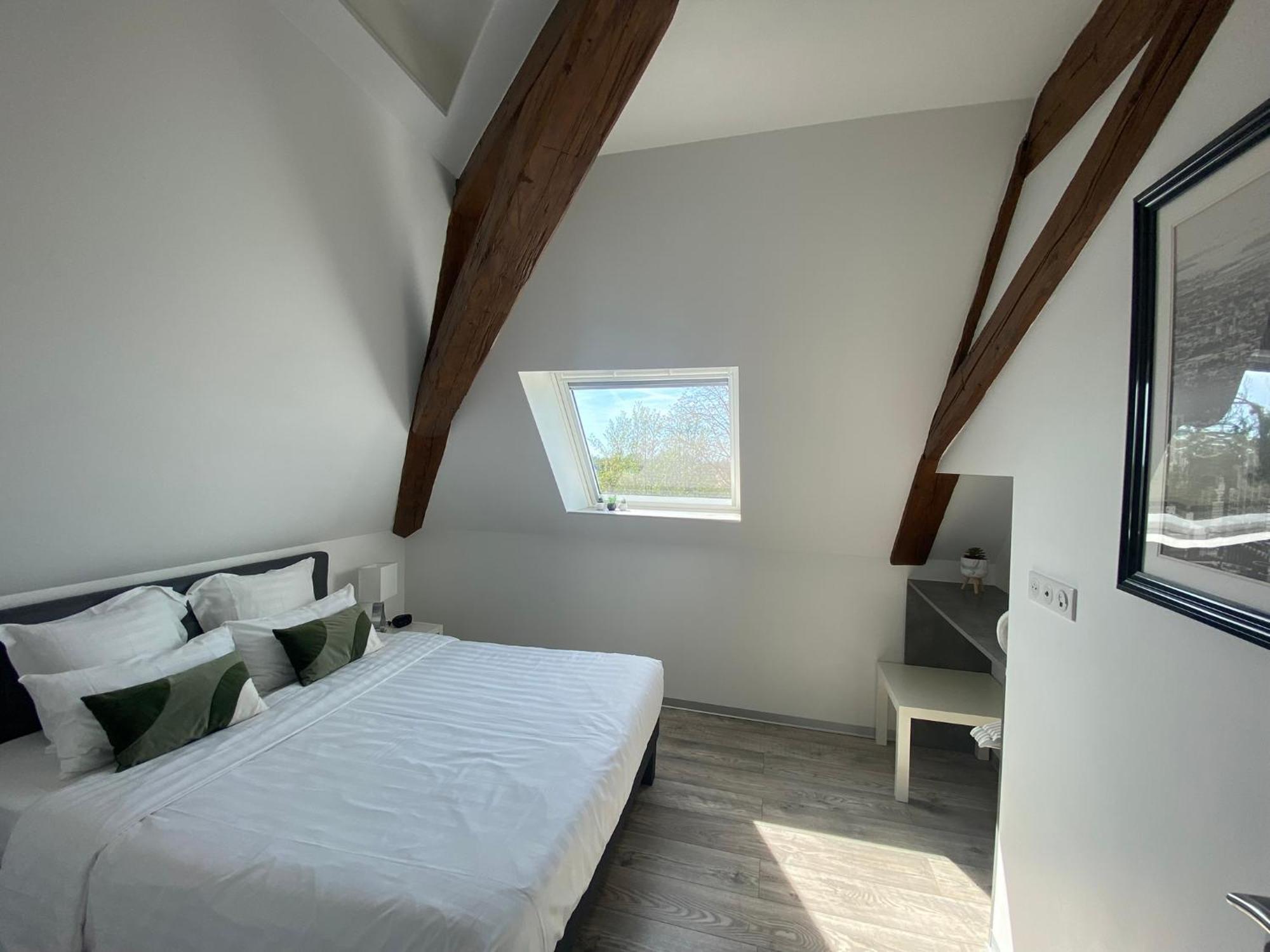 Les Rives Des Habsbourg Aparthotel Ensisheim Exterior photo